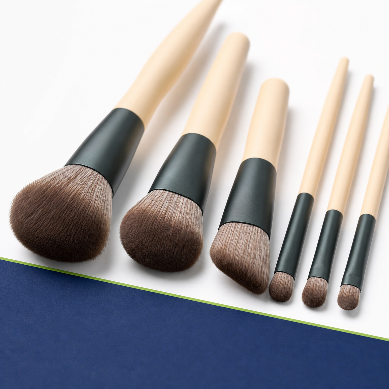 18-Piece Makeup Brush Set with Sponges & Cosmetic Bag for Face & Eyes